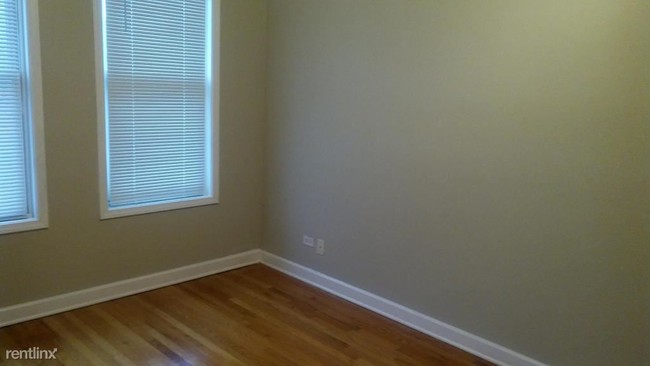 Foto del edificio - 823 S Western Ave