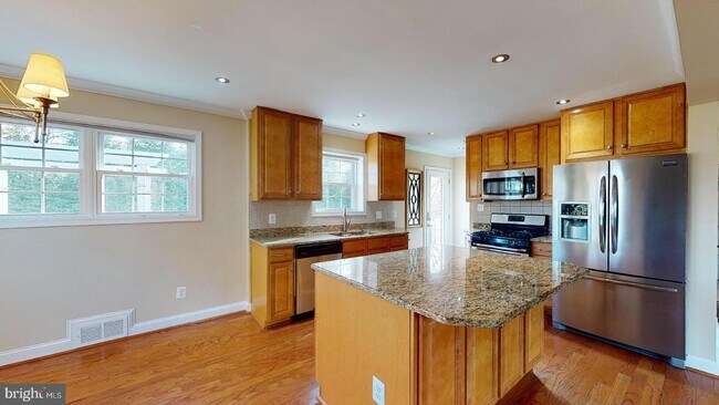 Foto del edificio - 5906 Arlington Blvd
