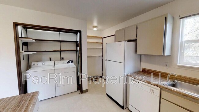 Building Photo - 2920 W 84th Ave