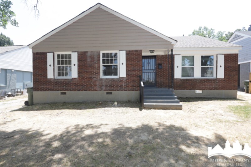 Primary Photo - 3149 Jackson Ave