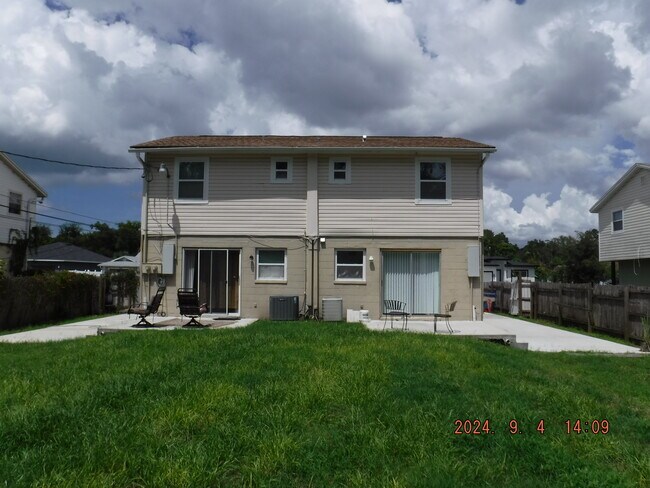 Foto del edificio - 2138 19th Ave SW