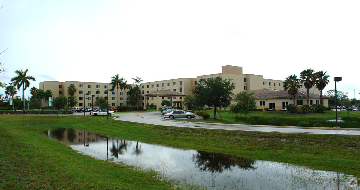 Primary Photo - Riverview House