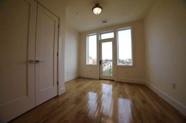 Foto del edificio - 407 West Side Ave