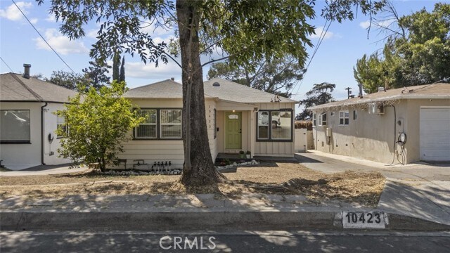Foto del edificio - 10423 McClemont Ave