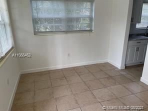 Building Photo - 1451 NE 170th St