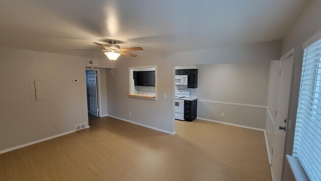 310 VIVIENDO - Brookwood Apartments