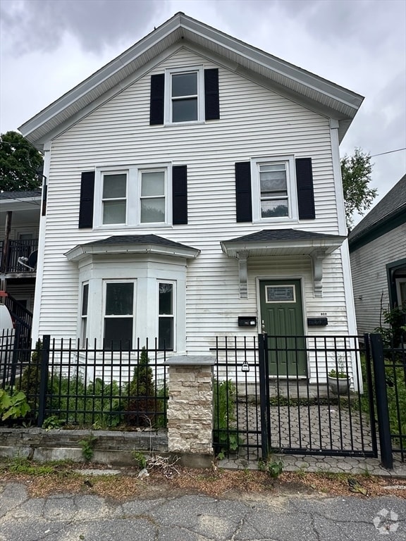 Building Photo - 144 High St