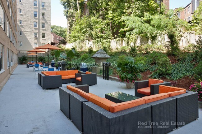 Foto del edificio - 1440 Beacon St