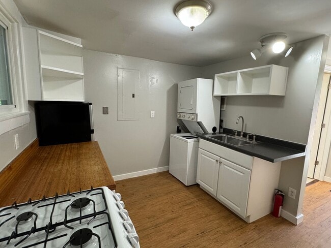 Building Photo - North AVL - Simple, Private, Cute!