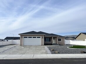 Building Photo - 2393 Pacific St