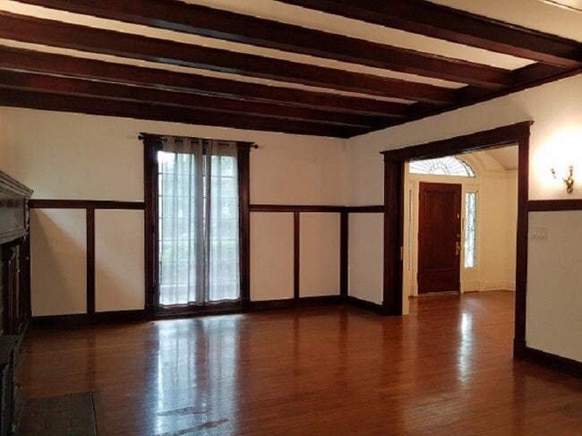 Building Photo - 425 Fayette Park