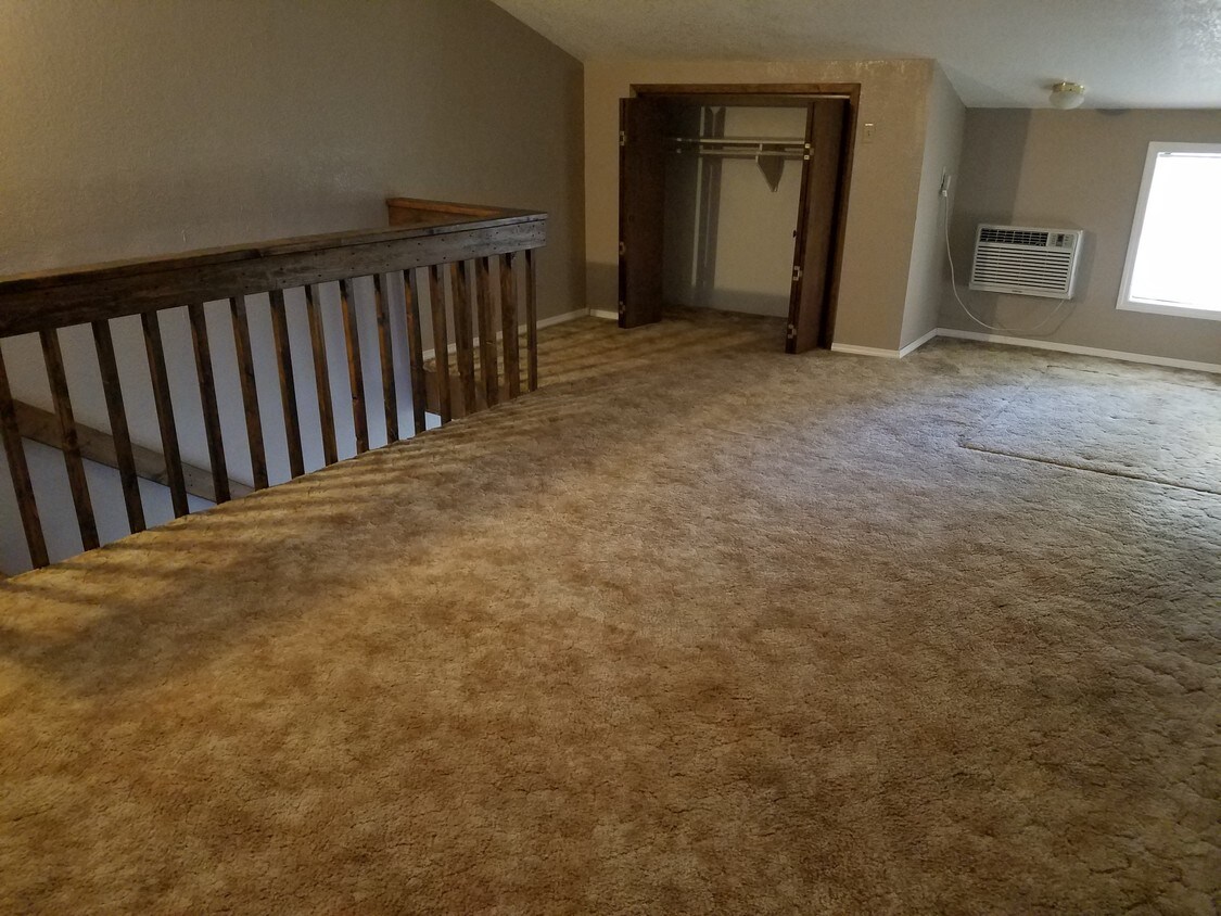 Upstairs bedroom - 1009 W 16th St