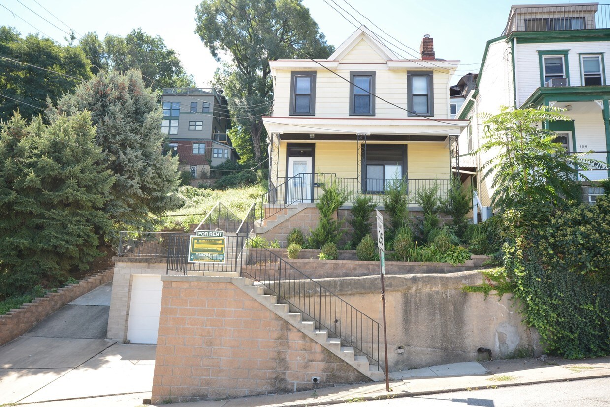 Foto principal - 156 E Sycamore St