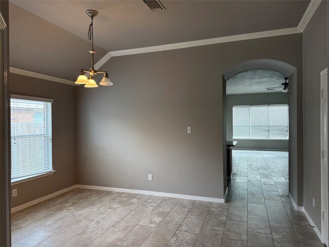 Foto del edificio - 16126 Saxon Hollow Ln
