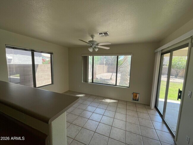 Foto del edificio - 4725 E Goldfinch Gate Ln