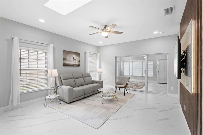 Foto del edificio - 5730 Parkview Lake Dr