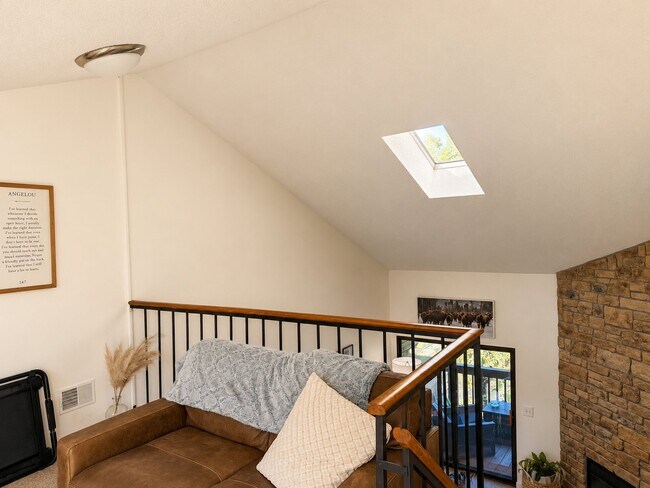 Building Photo - 418 Wright St