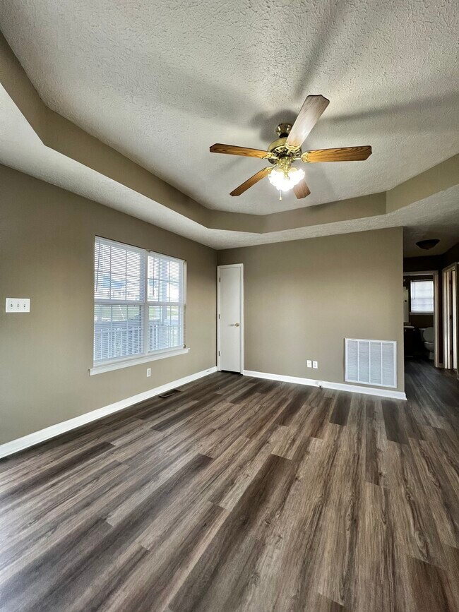 Building Photo - 262 Fritz Cir