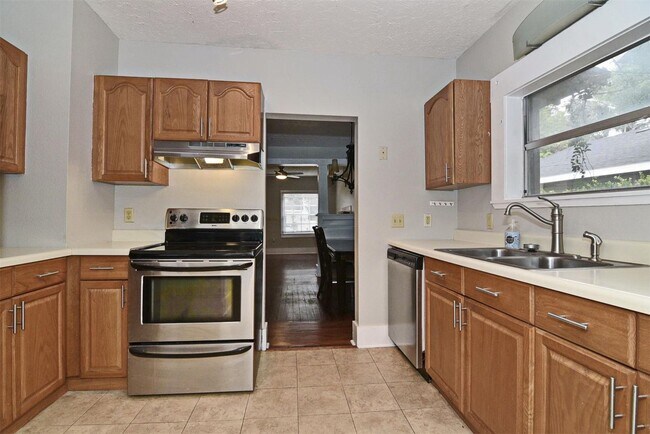 Building Photo - Heart of Downtown Rental