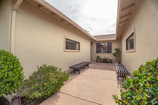 Foto del edificio - Spacious Single Story Home on Large Lot in...