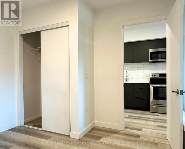 Building Photo - 325 University Ave W