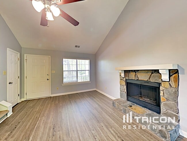 Building Photo - 536 Woodstone Rd