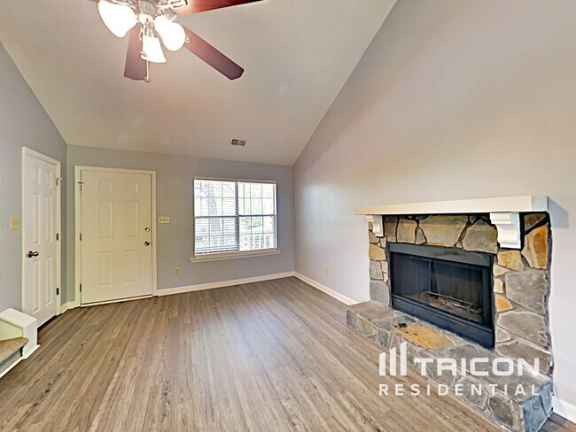 Foto del edificio - 536 Woodstone Rd