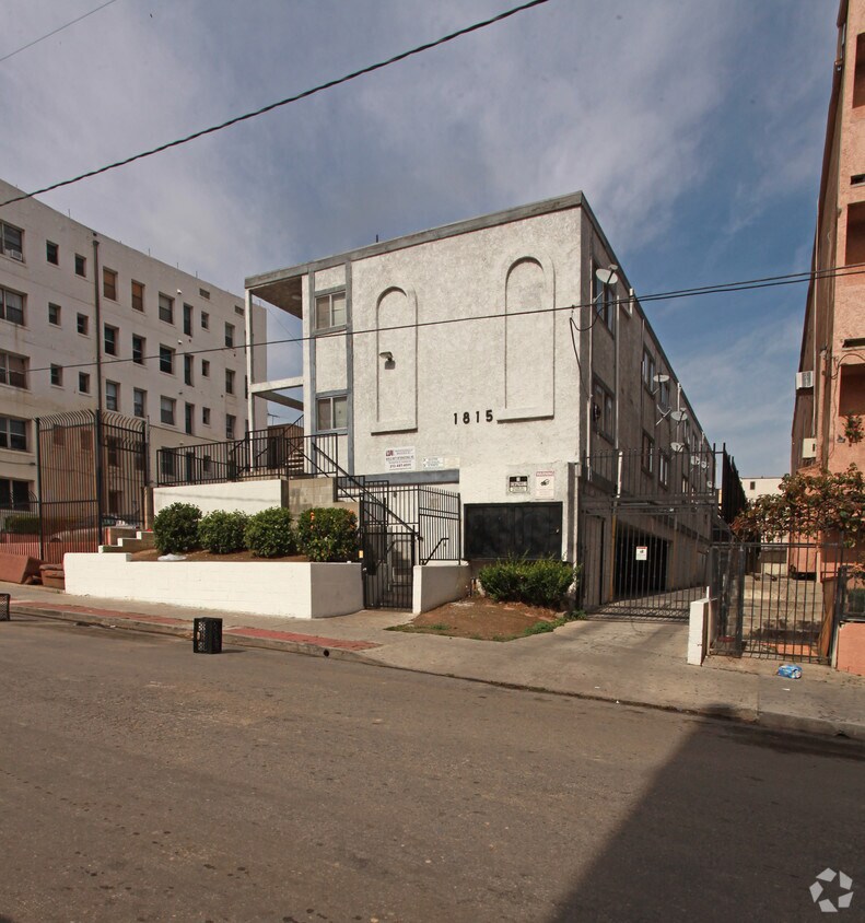 Building Photo - 1815 W 5th St