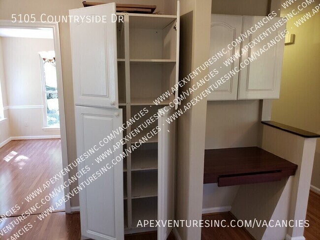 Foto del edificio - 5105 Countryside Dr