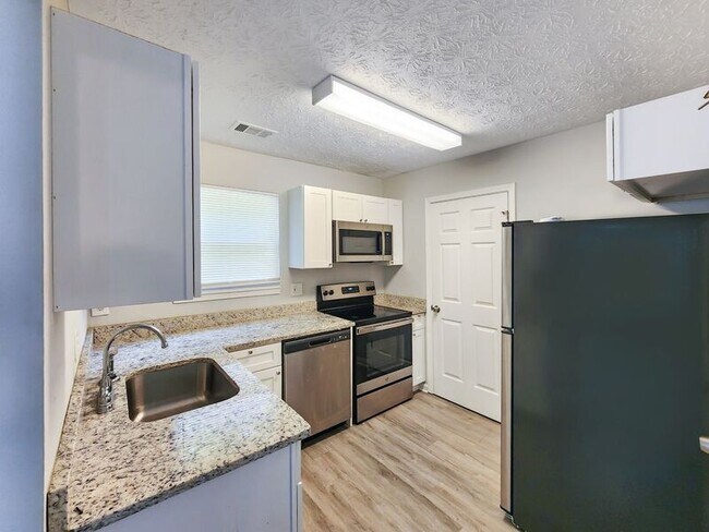 Building Photo - 109 Dove Landing