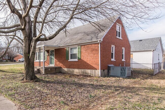 Building Photo - 1801 Courtland Dr