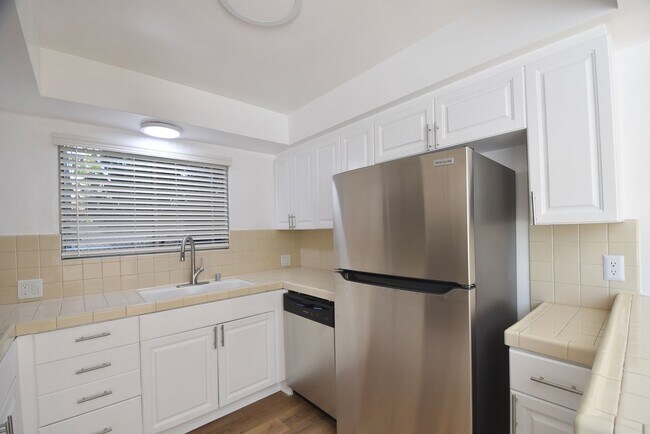 Foto del edificio - 14706 Dickens St