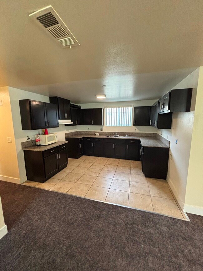 Foto del edificio - 632 W 94th St