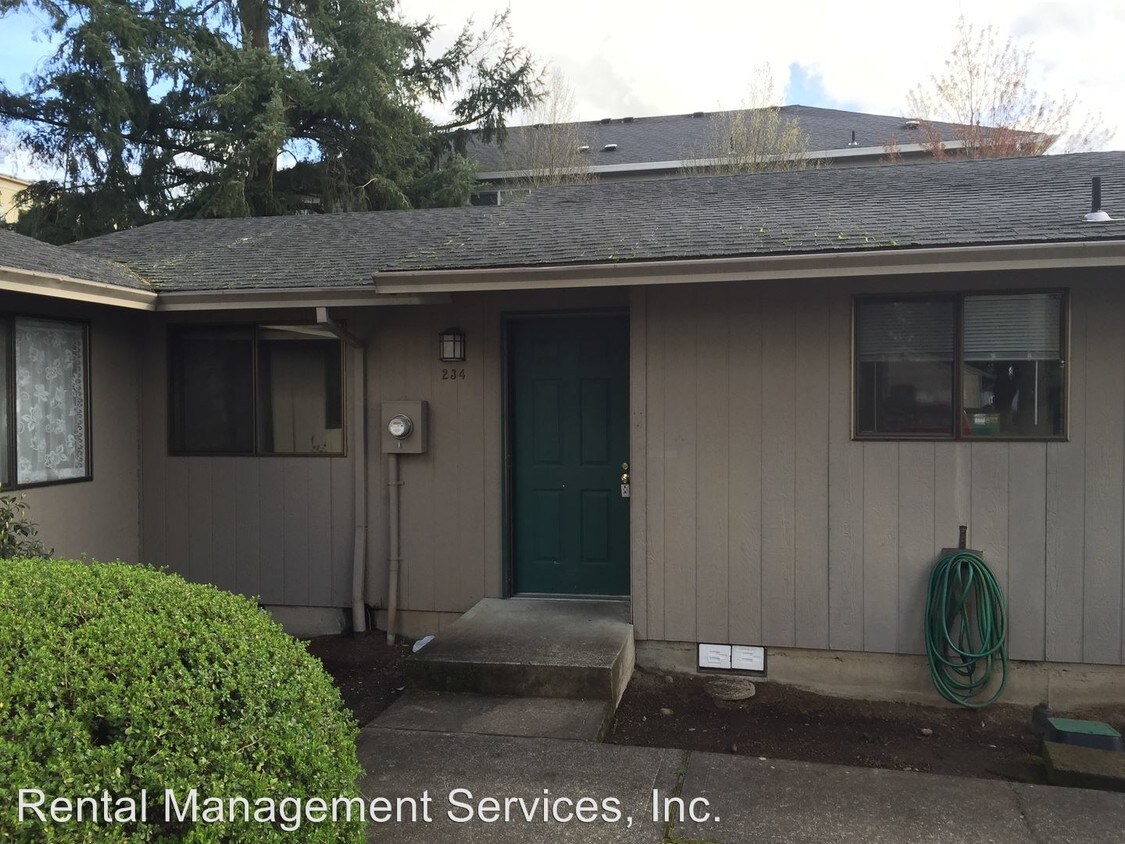 Primary Photo - 220 NE 143rd Ave