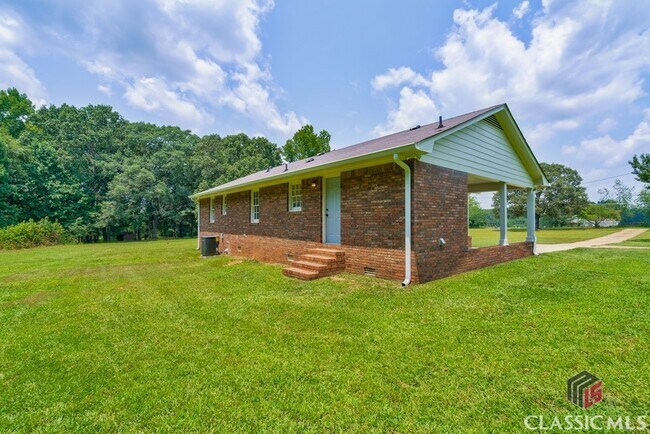 Building Photo - 1551 Hebron Church Rd