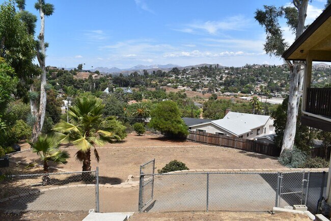 Foto del edificio - Mt Helix 4 bedroom 3.5 bath