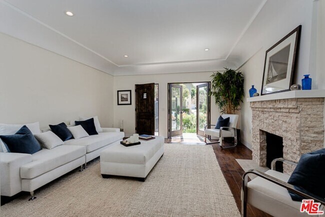 Foto del edificio - 831 S Curson Ave