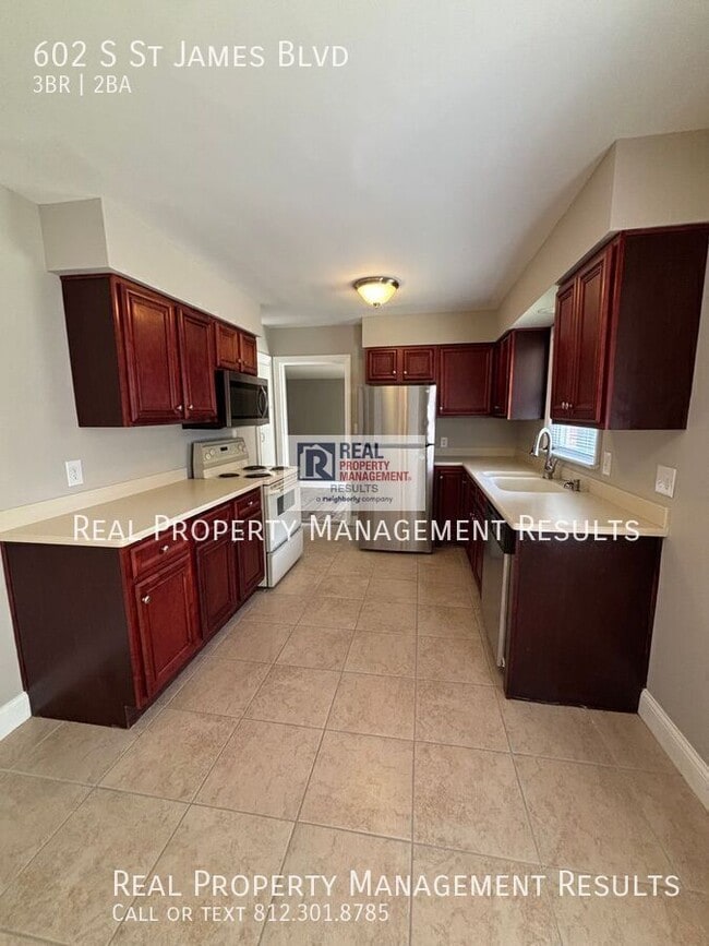 Foto del edificio - 602 S St James Blvd