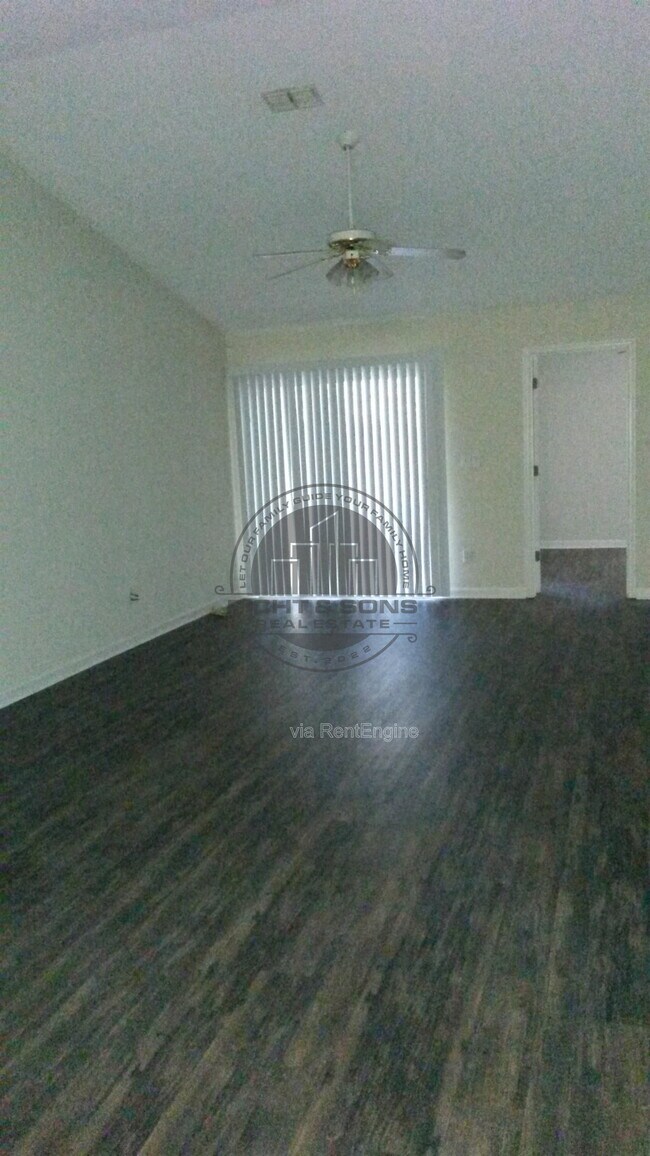 Building Photo - 2400 Barcelona Ct