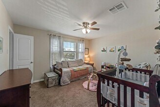 Building Photo - 512 Forest Village Cir