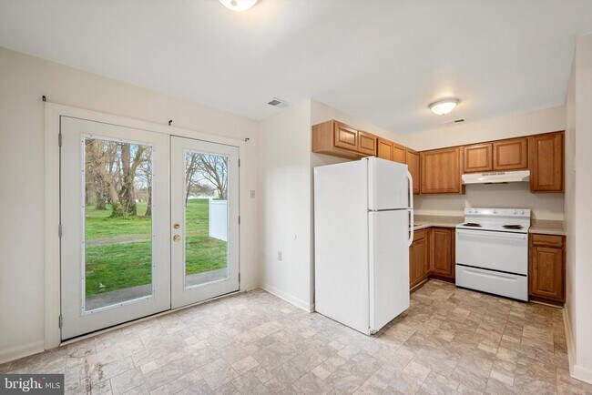 Building Photo - 105 Cameron St