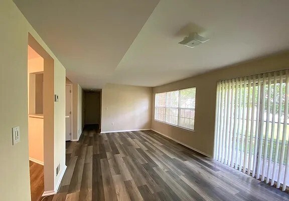 Foto del edificio - 420 Plymouth Rd