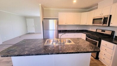 Building Photo - 526 Washington