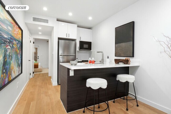 Building Photo - 162 W 136th St