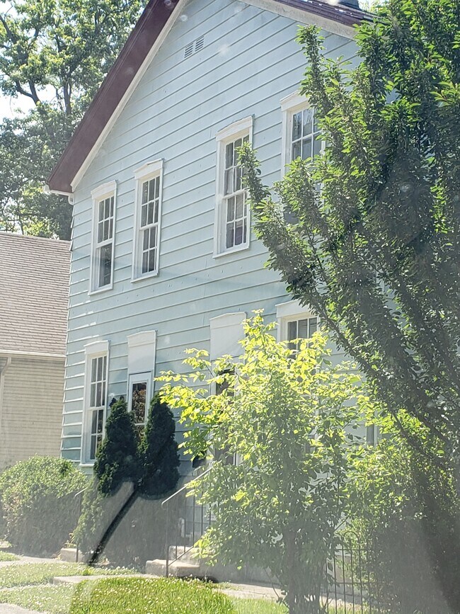Building Photo - 553 Wyoming St