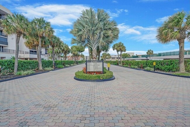 Building Photo - 2697 N Ocean Blvd