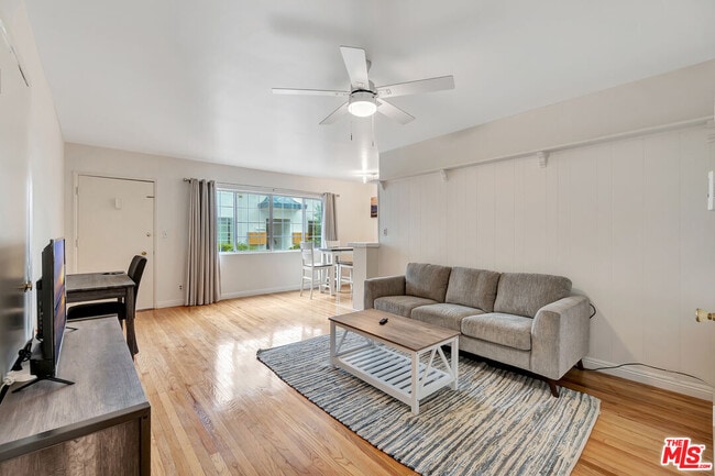 Building Photo - 4035 Inglewood Blvd