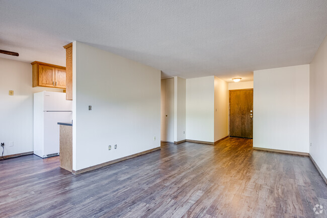 1BR, 1BA - Living Room, Dining Room - Allegro