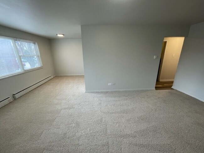Building Photo - 481 East End Ave