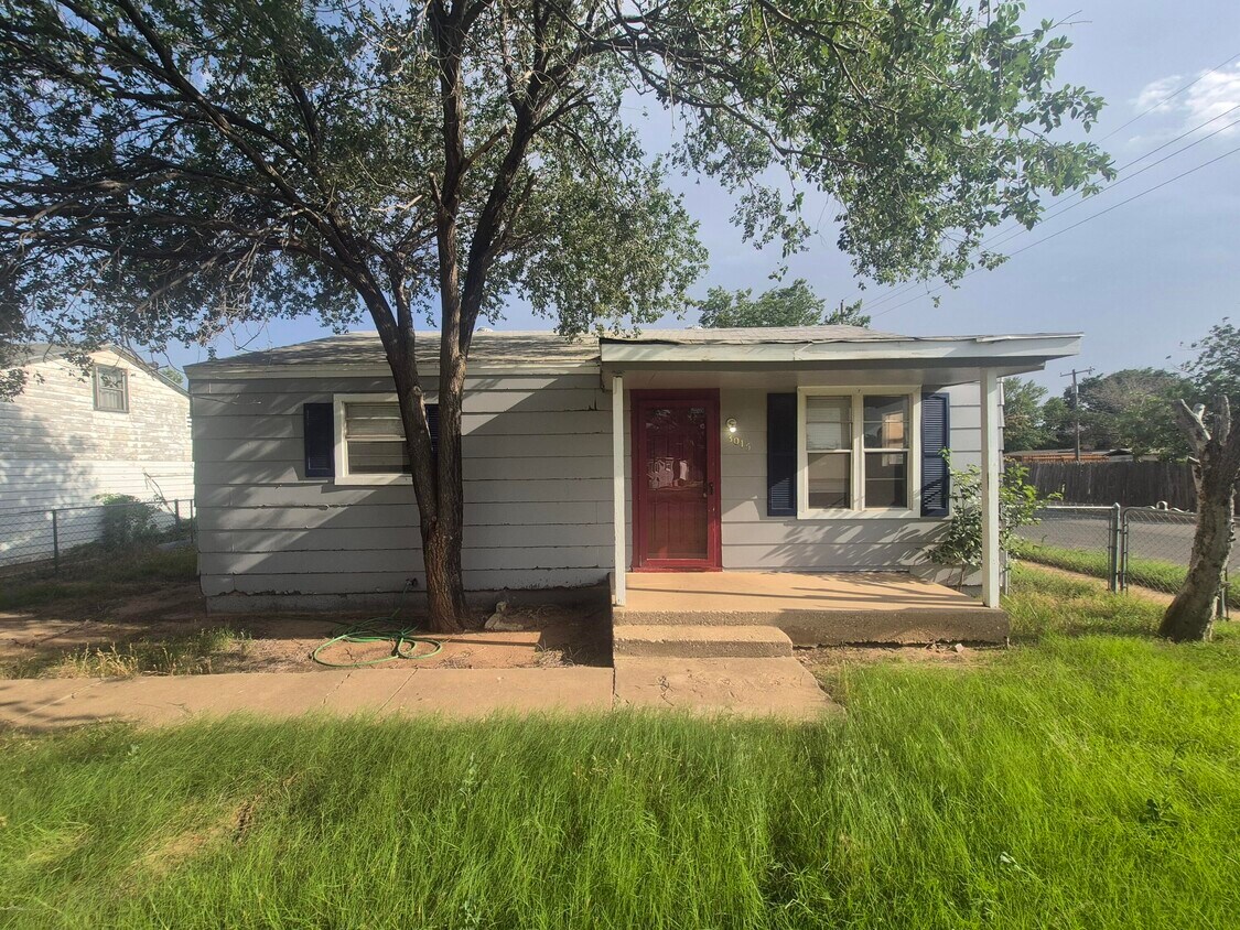 Primary Photo - 3015 1st St